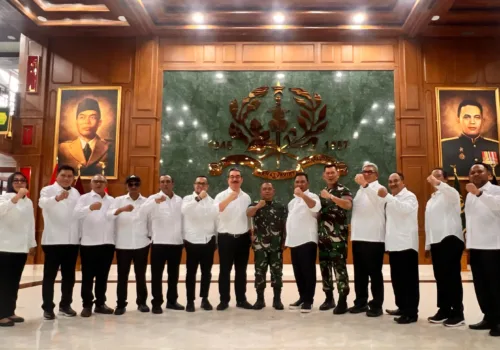 Gubernur Akmil Undang Kepala Daerah Se-Maluku Makan Bersama Usai Retret 6 Gubernur Akmil Undang Kepala Daerah Se-Maluku Makan Bersama Usai Retret