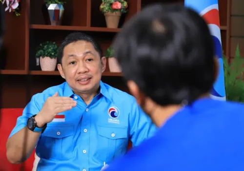 Anis Matta: Identitas-Sejarah Mempererat Hubungan 12 Anis Matta: Identitas-Sejarah Mempererat Hubungan