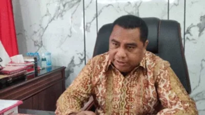 benhur george watubun ingatkan pemprov terkait pekerjaan pembangunan di rsud haulussy 66pYL3wT41