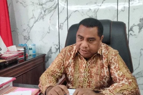 benhur george watubun ingatkan pemprov terkait pekerjaan pembangunan di rsud haulussy 66pYL3wT41