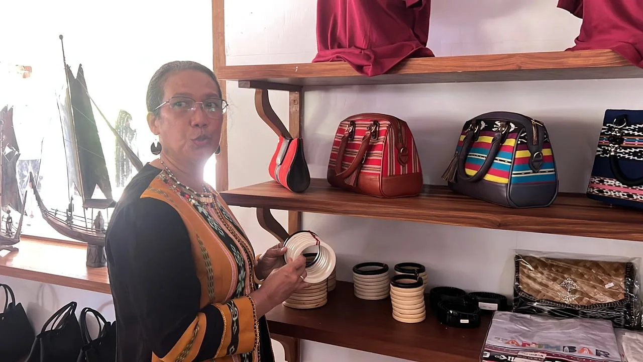 Grand Opening Dekranasda, Jauwerissa Tegaskan Ekonomi Kreatif sebagai Masa Depan Kabupaten Kepulauan Tanimbar 3 IMG 20260219 WA0103