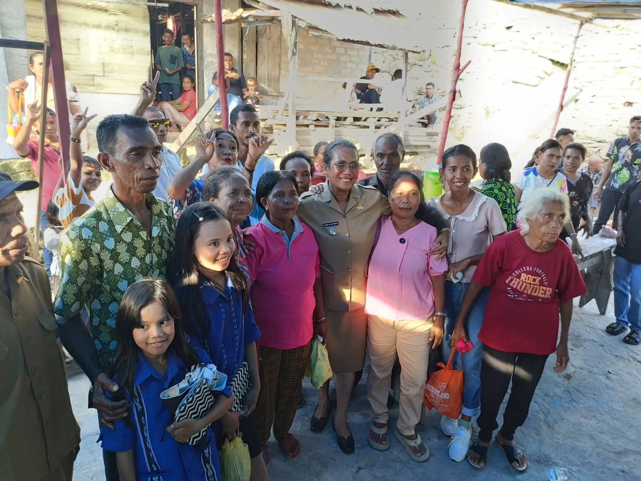 Wabup Tanimbar Hadiri Penabhisan Pastori I Jemaat GPM Watmuri, Dorong Penguatan Iman dan Sinergi Pembangunan 3 FB IMG 1776127837692