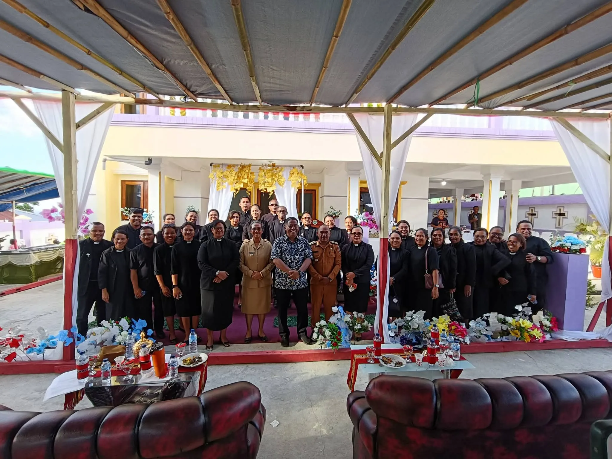 Wabup Tanimbar Hadiri Penabhisan Pastori I Jemaat GPM Watmuri, Dorong Penguatan Iman dan Sinergi Pembangunan 4 FB IMG 1776127843812