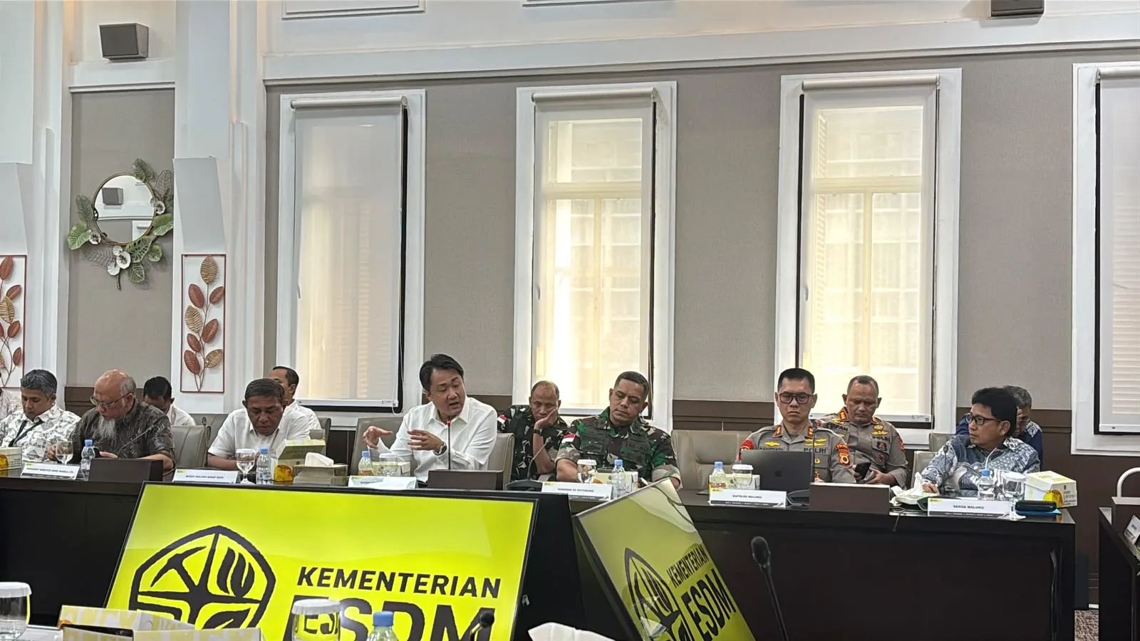 Di Hadapan ESDM - SKK Migas, Bupati Tanimbar Soroti Kompensasi Nelayan dan Hak Adat 2 IMG 20260611 WA01681