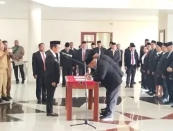 Wabup Ratuanak Lantik dan Kukuhkan 66 Pejabat Administrator, Tegaskan Reformasi Birokrasi Tanimbar