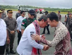 Bumi Duan Lolat Dapat Perhatian Khusus! Gubernur Maluku-Forkopimda Lengkap Tiba, Disambut Hangat Bupati Tanimbar