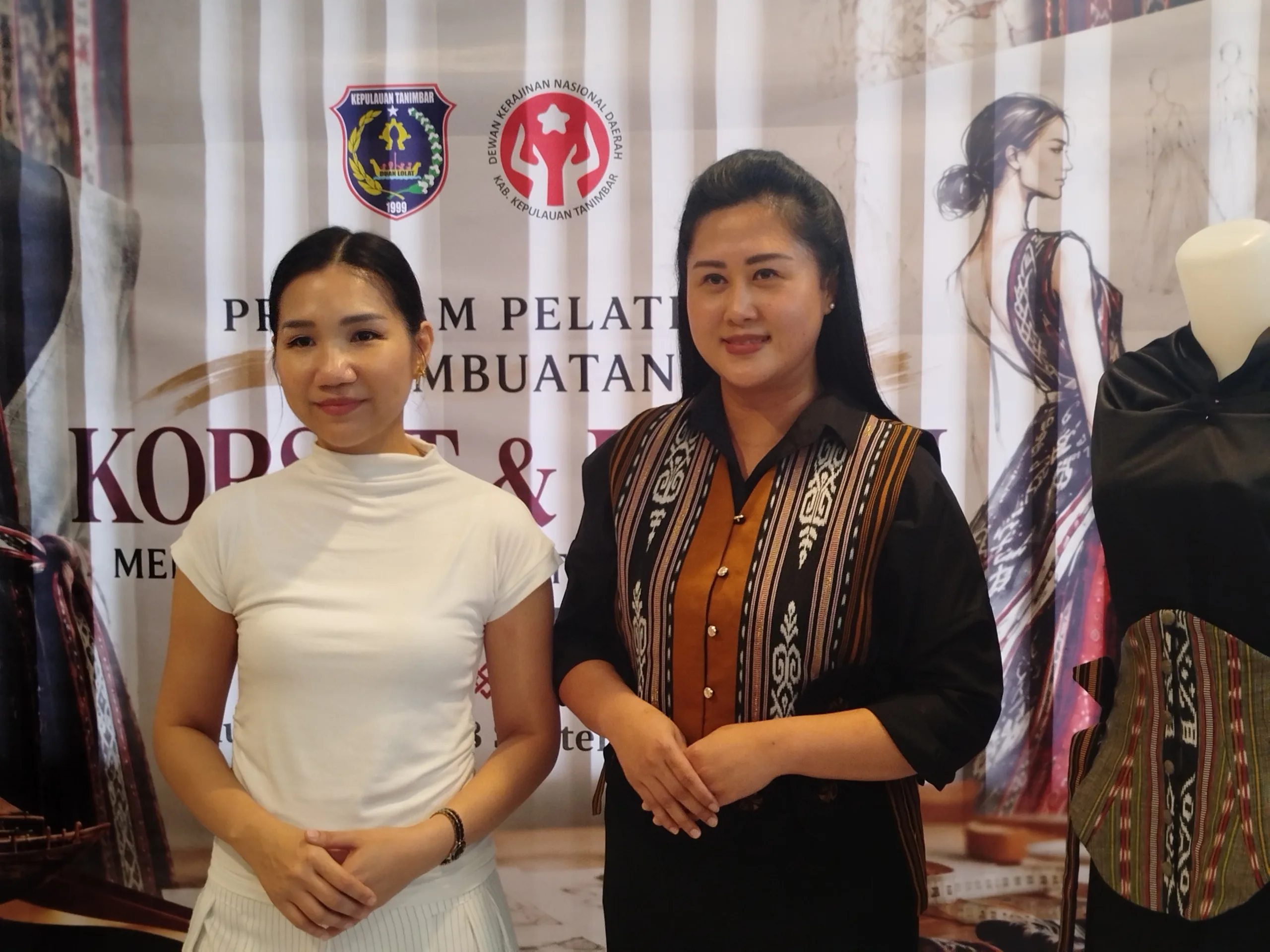 Dekranasda Tanimbar Gandeng Amelia Jang, Tenun Lokal Disulap Jadi Fashion Bernilai Jual 1 IMG 20260922 122221 scaled